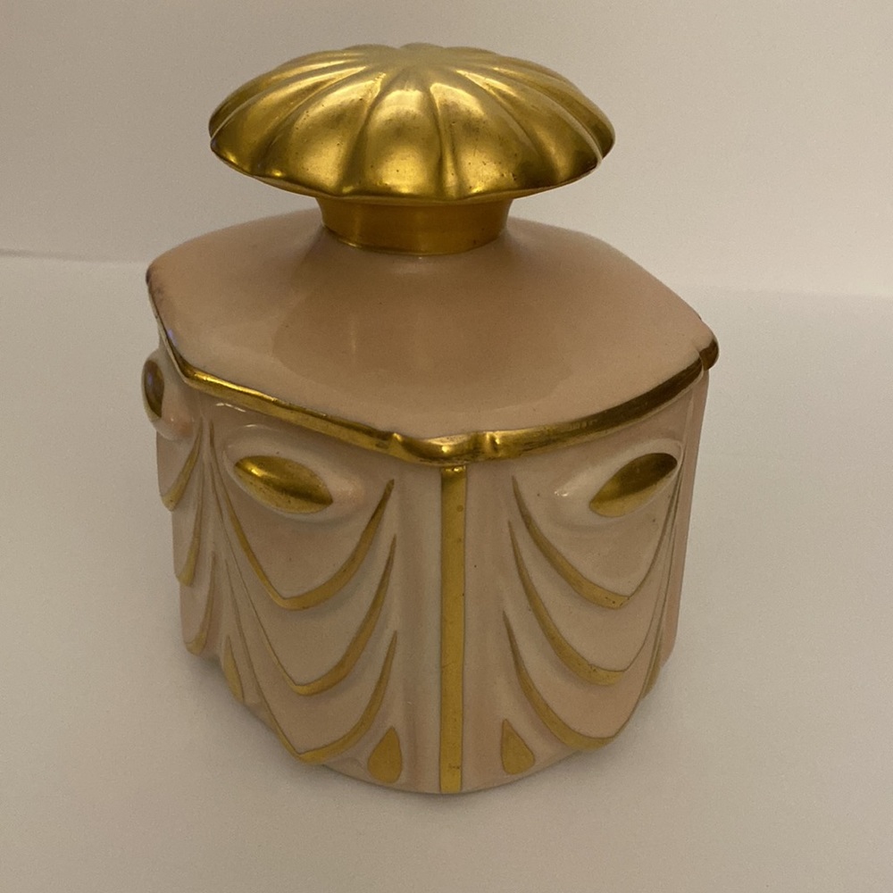Carlin Comforts Art Deco Porcelain Draped Pink Dresser Accessory - Picture 3 of 10